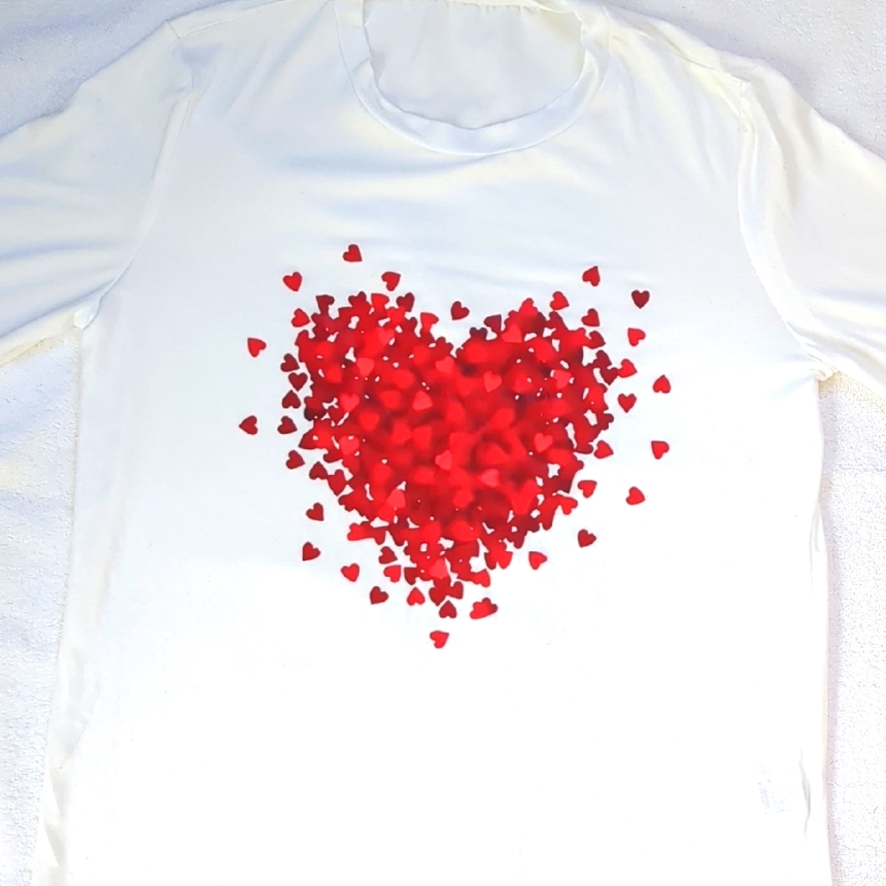 Shein Heart Print White T-Shirt Size Medium New Without Tags